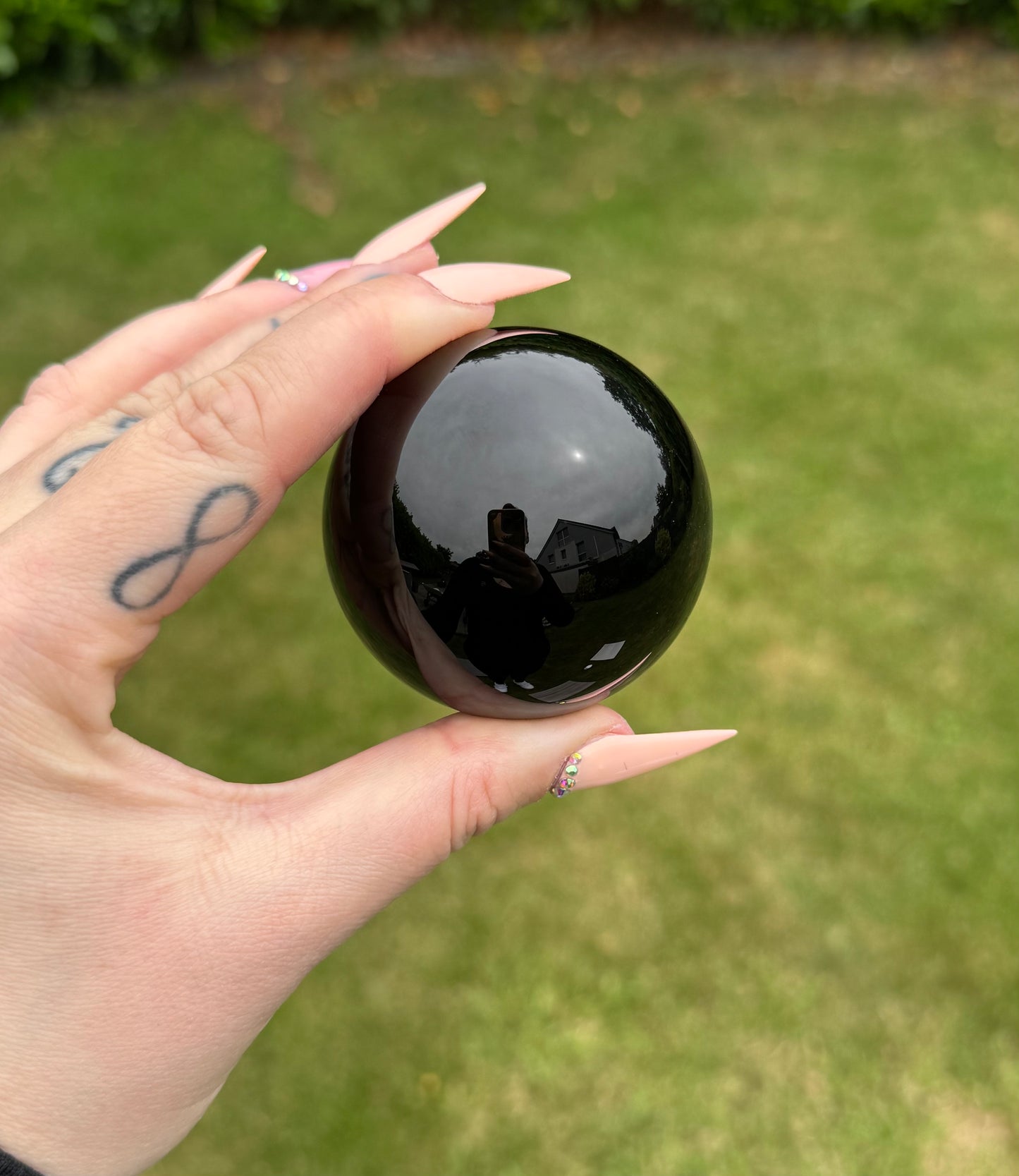 Schwarze Obsidiankugel – 6 cm
